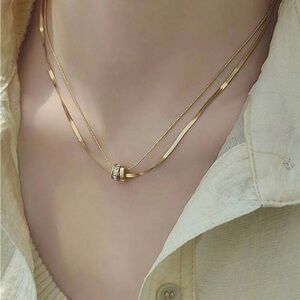 Elegant Gold Necklace with Dual Rings